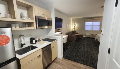 Deluxe King Studio with Sofa Bed