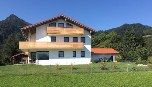 Apartment with Mountain View