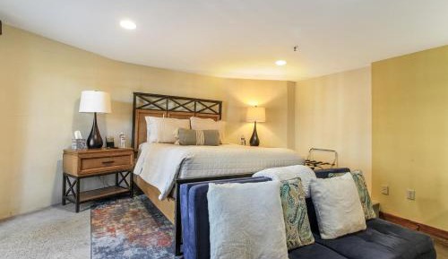 Queen Room