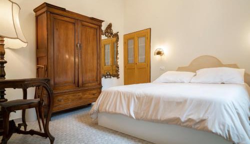 Double Room with Private External Bathroom