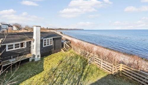 One-Bedroom Holiday Home