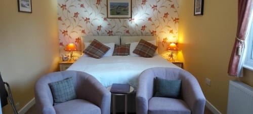 Twin Room with Private Bathroom