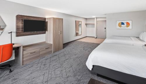 Queen Suite with Two Queen Beds