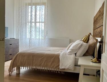 Deluxe Double Room (2 Adults + 1 Child)