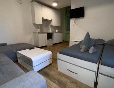 Deluxe Queen Suite