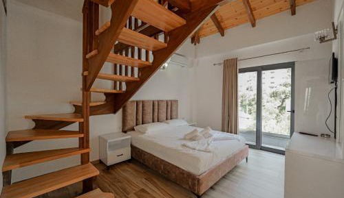Quadruple Room with Mountain View
