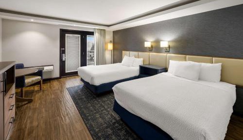 Double Room with Two Double Beds and Scenic View - Non-Smoking