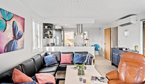 Three-Bedroom Holiday Home 