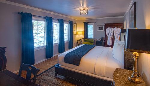 Destiny Mansion Deluxe Room
