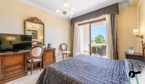 Double Room with Balcony and Sea View