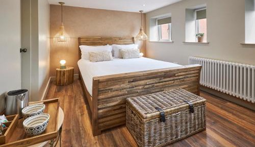 Deluxe King Suite