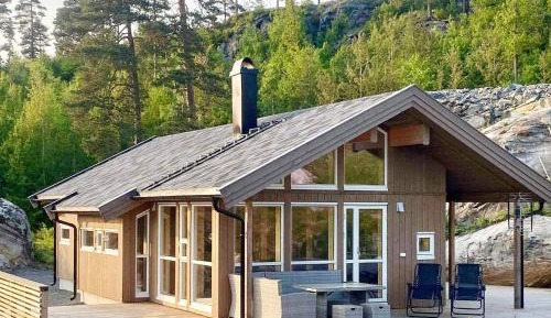 Three-Bedroom Holiday Home 
