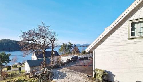 Four-Bedroom Holiday Home