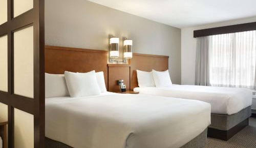 Queen Room with Two Queen Beds and Sofa Bed - High Floor