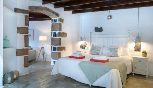 Superior One-Bedroom Apartment