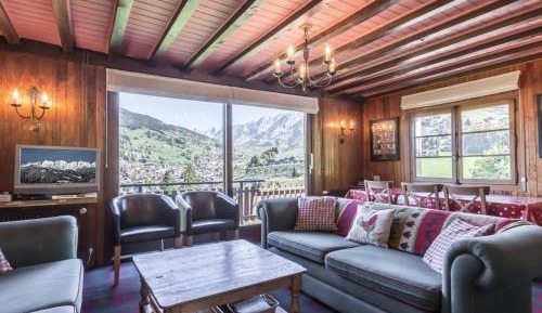 Chalet (8 Adults)
