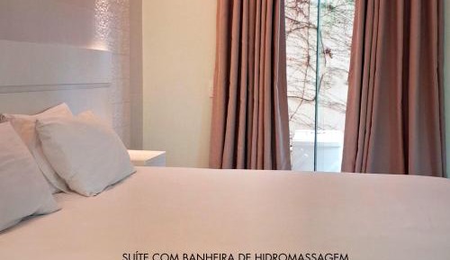 Suite with Hot Tub