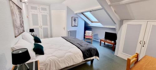 Double Room with Private Bathroom