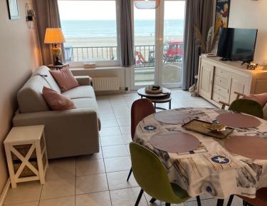 Studio Apartment with Sea View