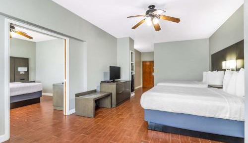 2 Bedroom Suite - Non-Smoking