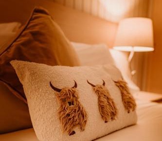 Apartment with Mountain View