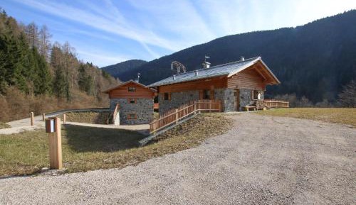 One-Bedroom Holiday Home
