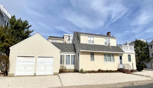 Five-Bedroom Holiday Home