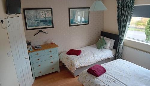 Deluxe Double Room (2 Adults + 1 Child)
