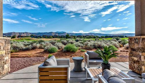 Three-Bedroom Holiday Home 