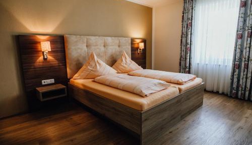 Double or Twin Room with Bathroom