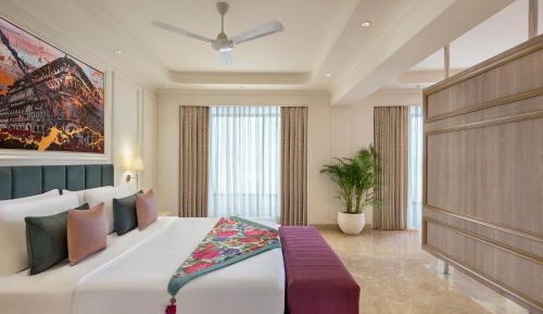 Executive Suite with Complimentary Two way Airport Transfer and Happy Hours 1+1 offer (On select Brands only).Timing : 1700hrs – 2000hrs and 10% discount on Spa
