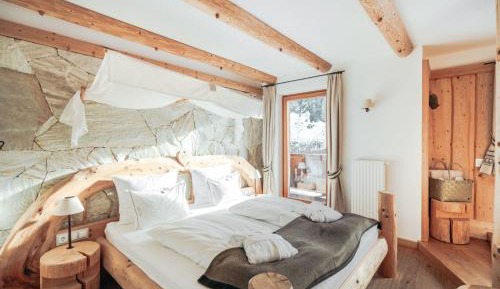 Superior Double or Twin Room with Mountain View