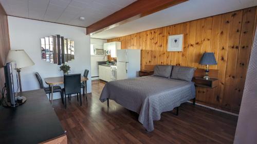 Deluxe Double Room with Bath