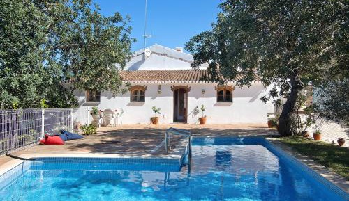 Villa with Garden View