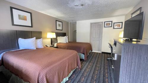 Double Room with Two Double Beds - Non-Smoking