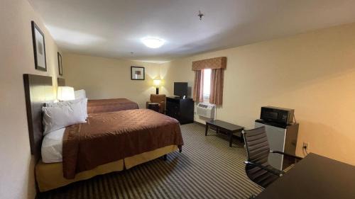 Deluxe Queen Room with Two Queen Beds