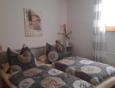 One-Bedroom Apartment with Shower