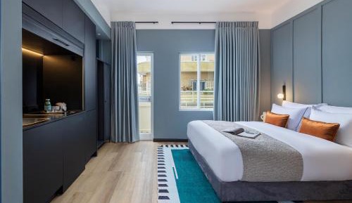 Queen Room with Balcony