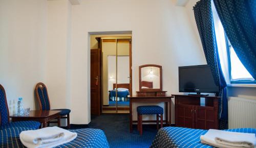 Twin Room with Shower