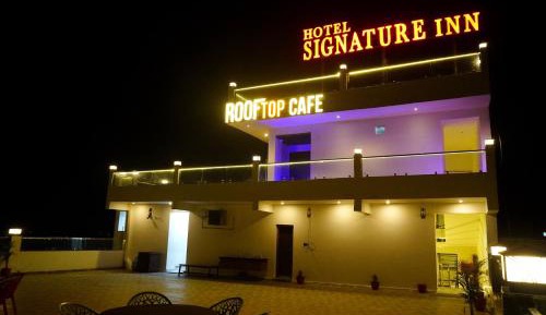 Deluxe Double Room (2 Adults + 1 Child)