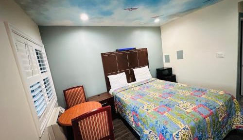 Queen Room