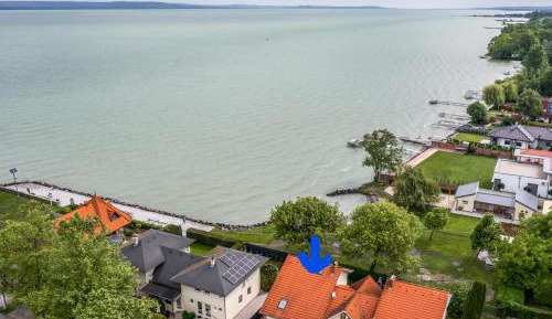 Studio with Lake View