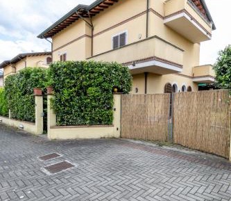 Villa with Garden View