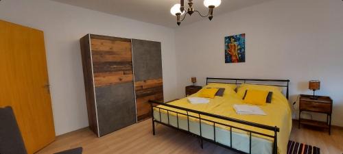 One-Bedroom Apartment with Balcony