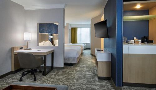 Suite with Two Double Beds, Sofa Bed and Adapted Tub - Mobility Accessible