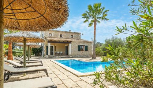 Villa with Garden View