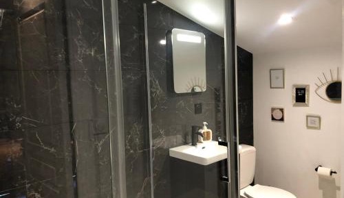Deluxe Suite with Spa Bath