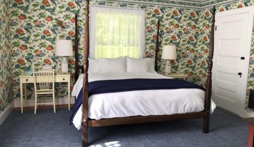 Deluxe King Suite