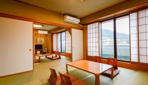 Japanese-Style Family Room