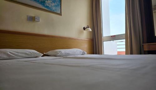 Double or Twin Room with Sea View